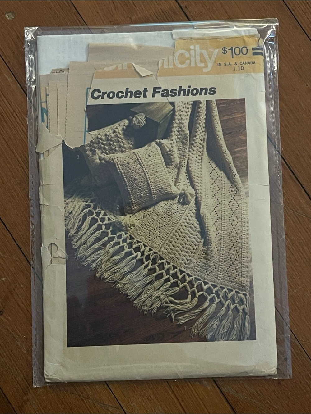 Vintage Crochet Fashions Pattern Booklet - Cream